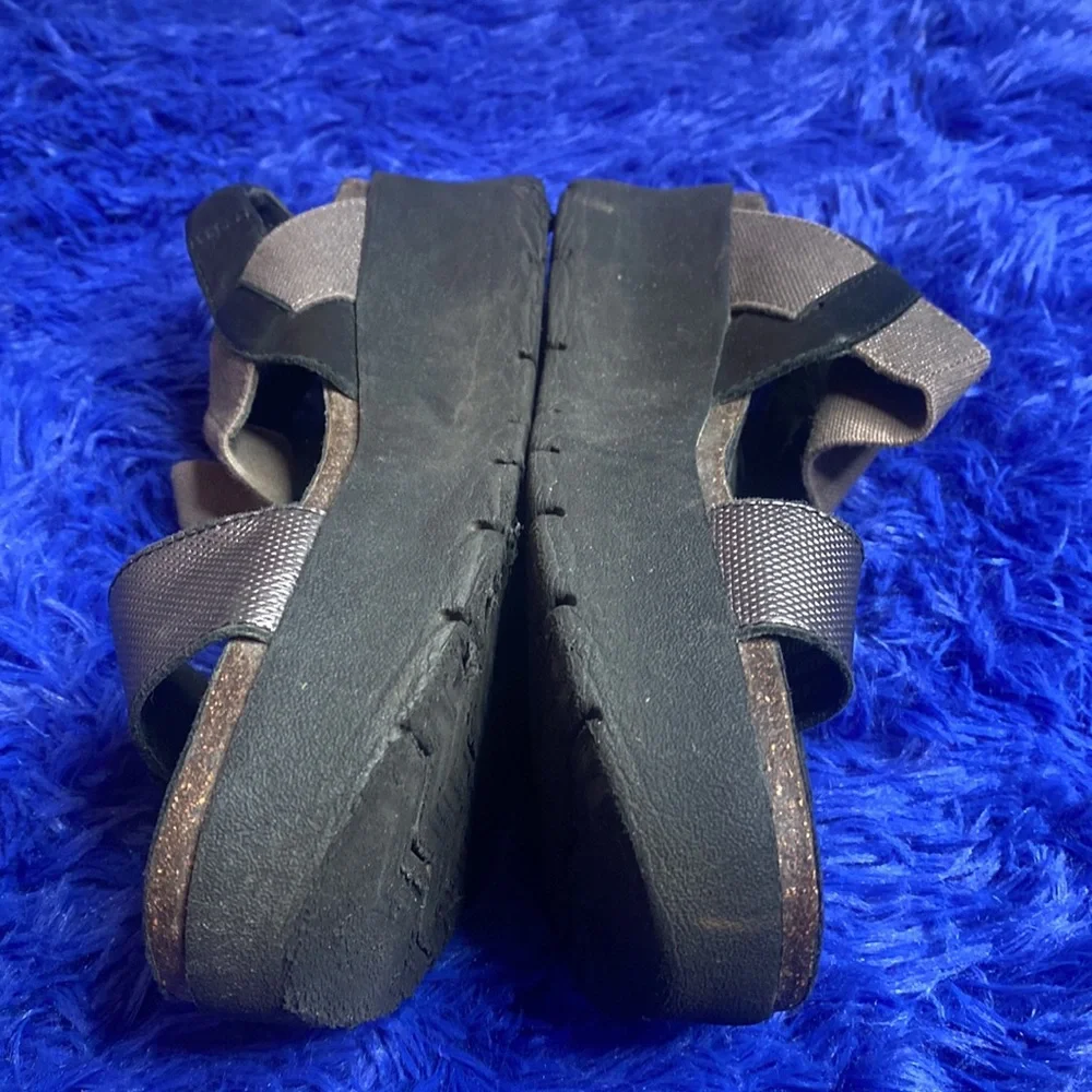 OTBT Off the Beaten Trail Pewter Gray Black Platform Sandals Size 9.5